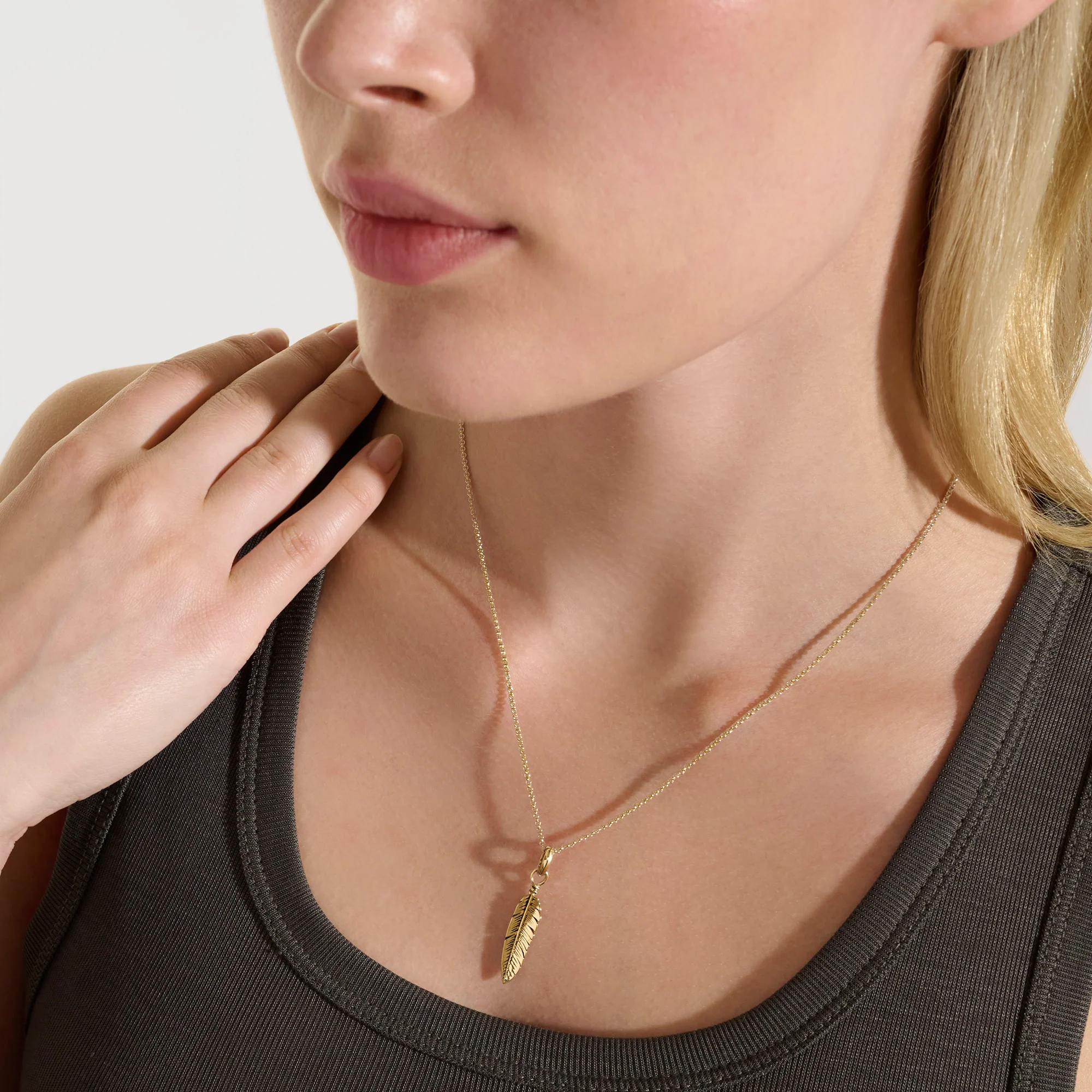 Feather Talisman Necklace, Gold, Diamonds|NGGX9012092DI - Image 4